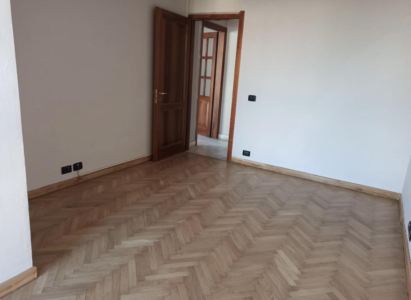 Zyra me Qira pranë Toptani Center, Tiranë – 130.1 m² në Katin e 7-të