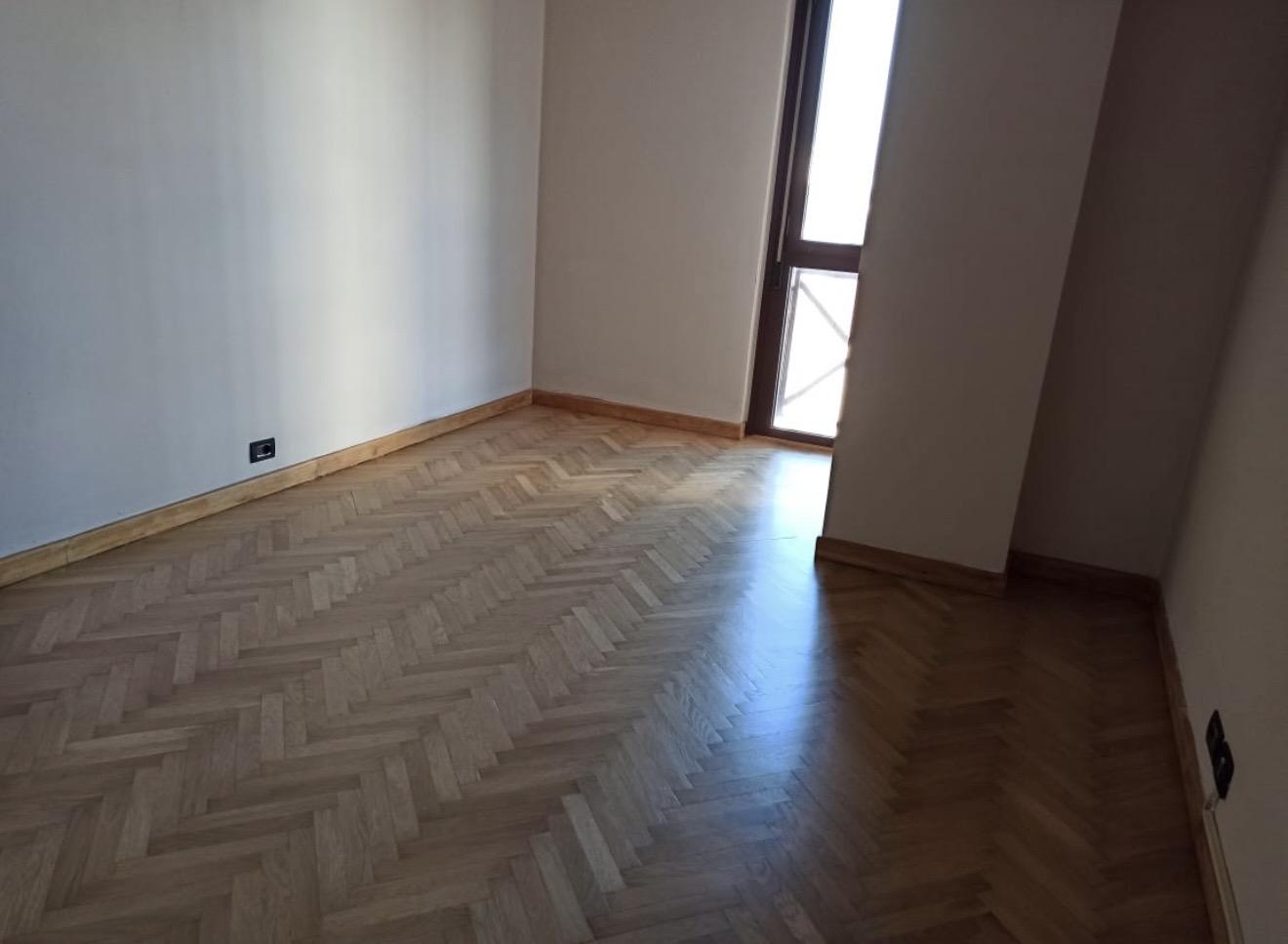 Zyra me Qira pranë Toptani Center, Tiranë – 130.1 m² në Katin e 7-të