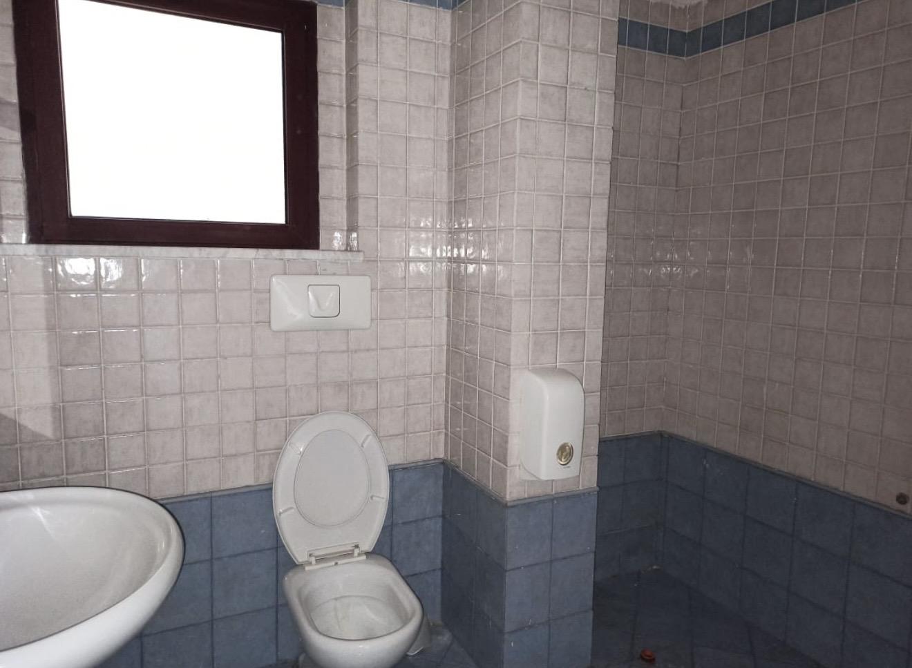 Zyra me Qira pranë Toptani Center, Tiranë – 130.1 m² në Katin e 7-të