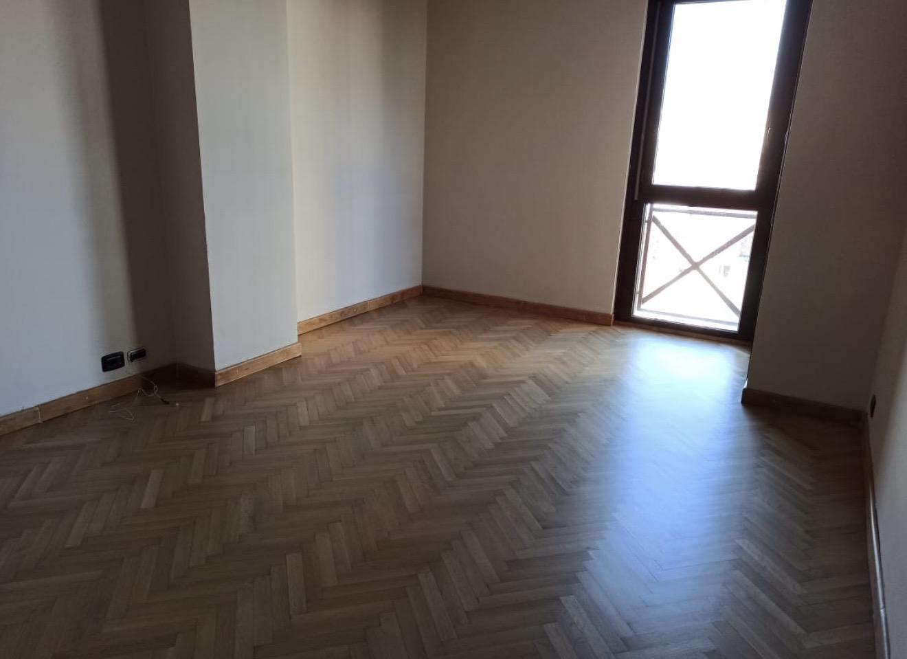 Zyra me Qira pranë Toptani Center, Tiranë – 130.1 m² në Katin e 7-të