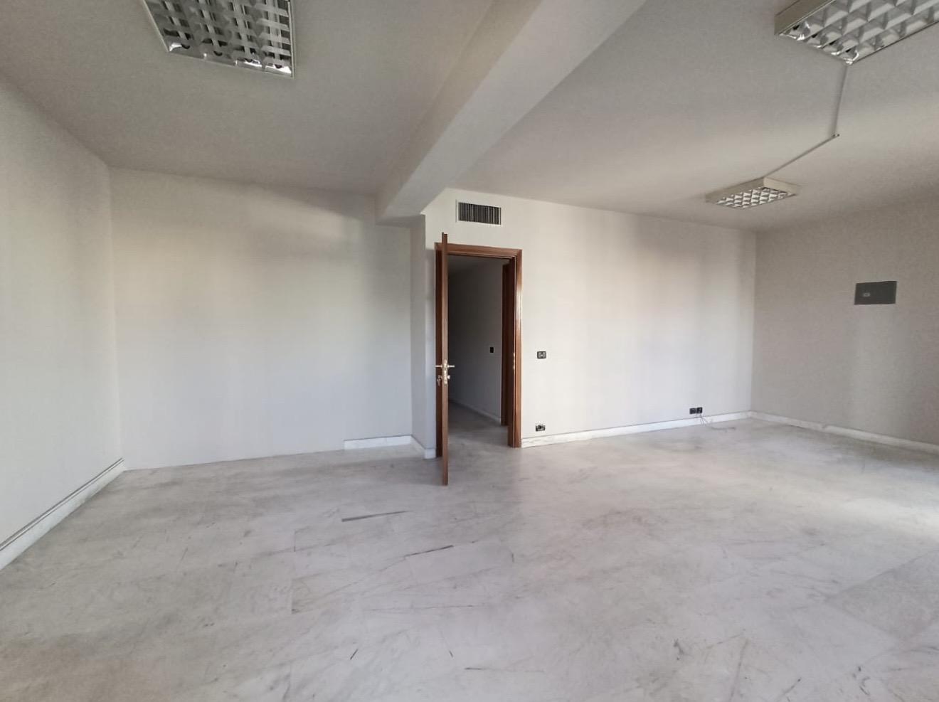Zyra me Qira pranë Toptani Center, Tiranë – 130.1 m² në Katin e 7-të