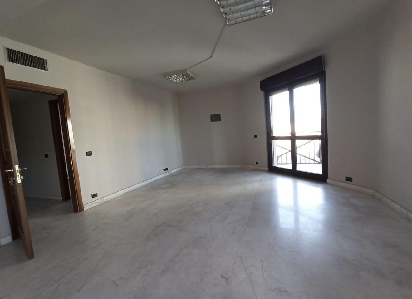 Zyra me Qira pranë Toptani Center, Tiranë – 130.1 m² në Katin e 7-të