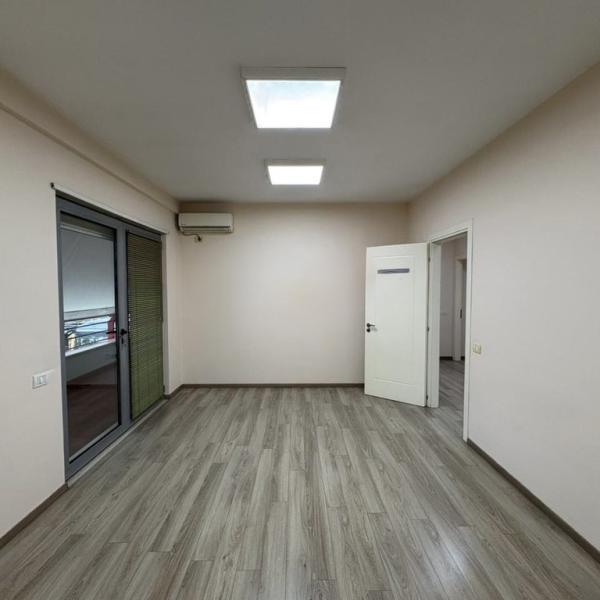 Luxury 3-Bedroom Apartment for Sale near Tirana Zoo and Pavaroti – 214 m² with Lake View