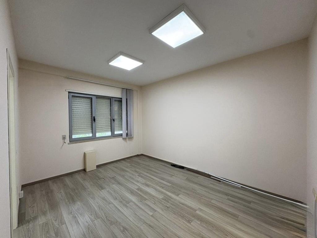 Luxury 3-Bedroom Apartment for Sale near Tirana Zoo and Pavaroti – 214 m² with Lake View