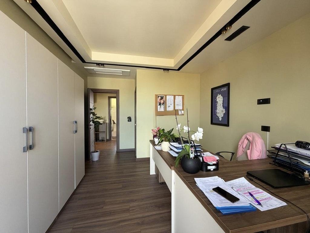 Furnished Office Space for Rent near Tirana Center – 121 m² on Kont Urani Street