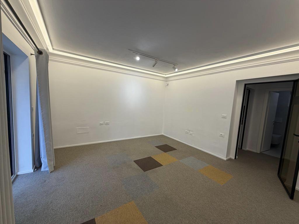 Office Space for Rent – 130 m² near Rruga e Durrësit, Tirana | Prime Business Location