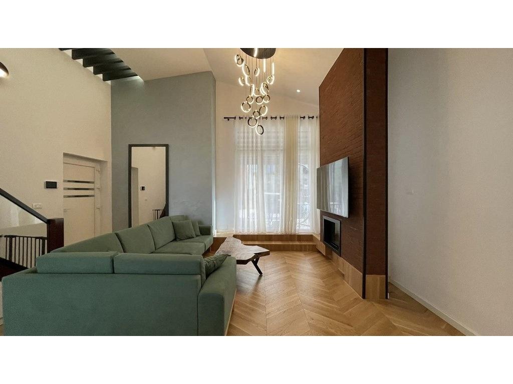 Luxury 3+1 Apartment with Veranda & Parking for Rent – Botanical Garden, Tirana