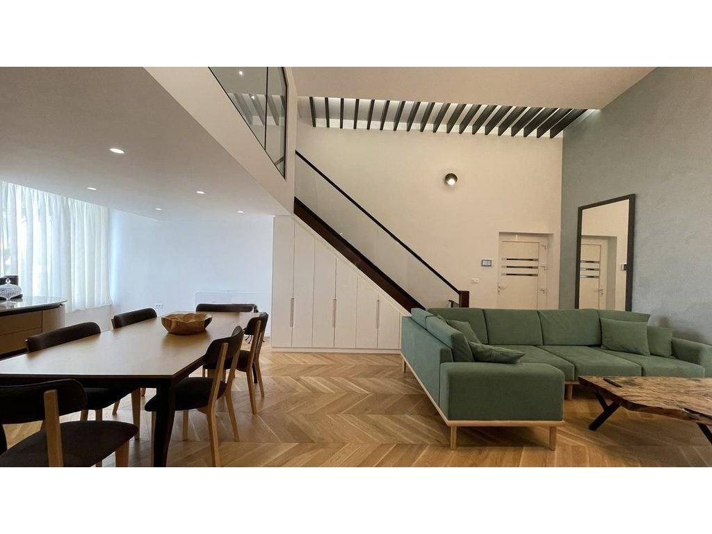 Luxury 3+1 Apartment with Veranda & Parking for Rent – Botanical Garden, Tirana