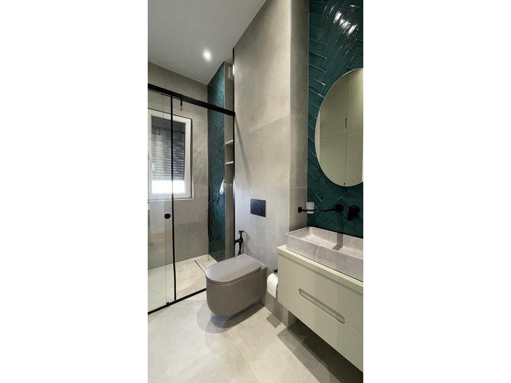 Luxury 3+1 Apartment with Veranda & Parking for Rent – Botanical Garden, Tirana