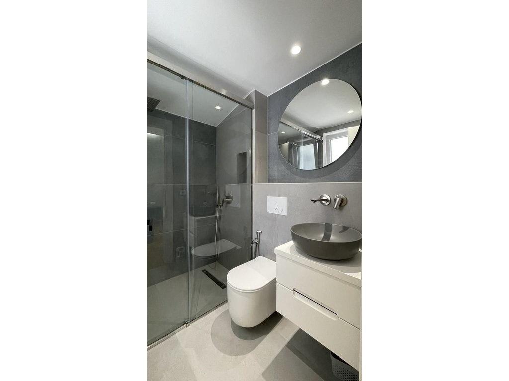 Luxury 3+1 Apartment with Veranda & Parking for Rent – Botanical Garden, Tirana