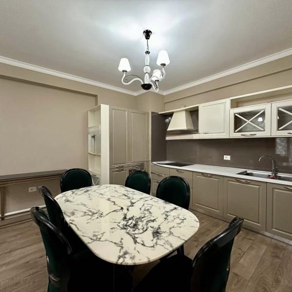 Luxury 3+1+2 Apartment for Rent with Parking – Botanical Garden Area, Tirana