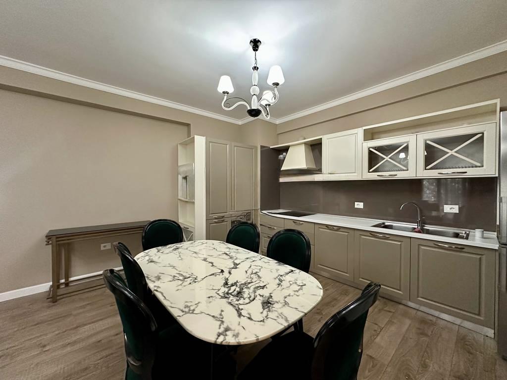 Luxury 3+1+2 Apartment for Rent with Parking – Botanical Garden Area, Tirana