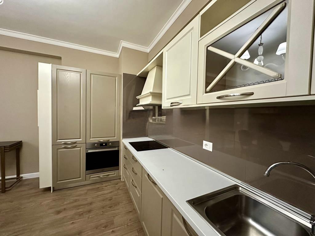 Luxury 3+1+2 Apartment for Rent with Parking – Botanical Garden Area, Tirana