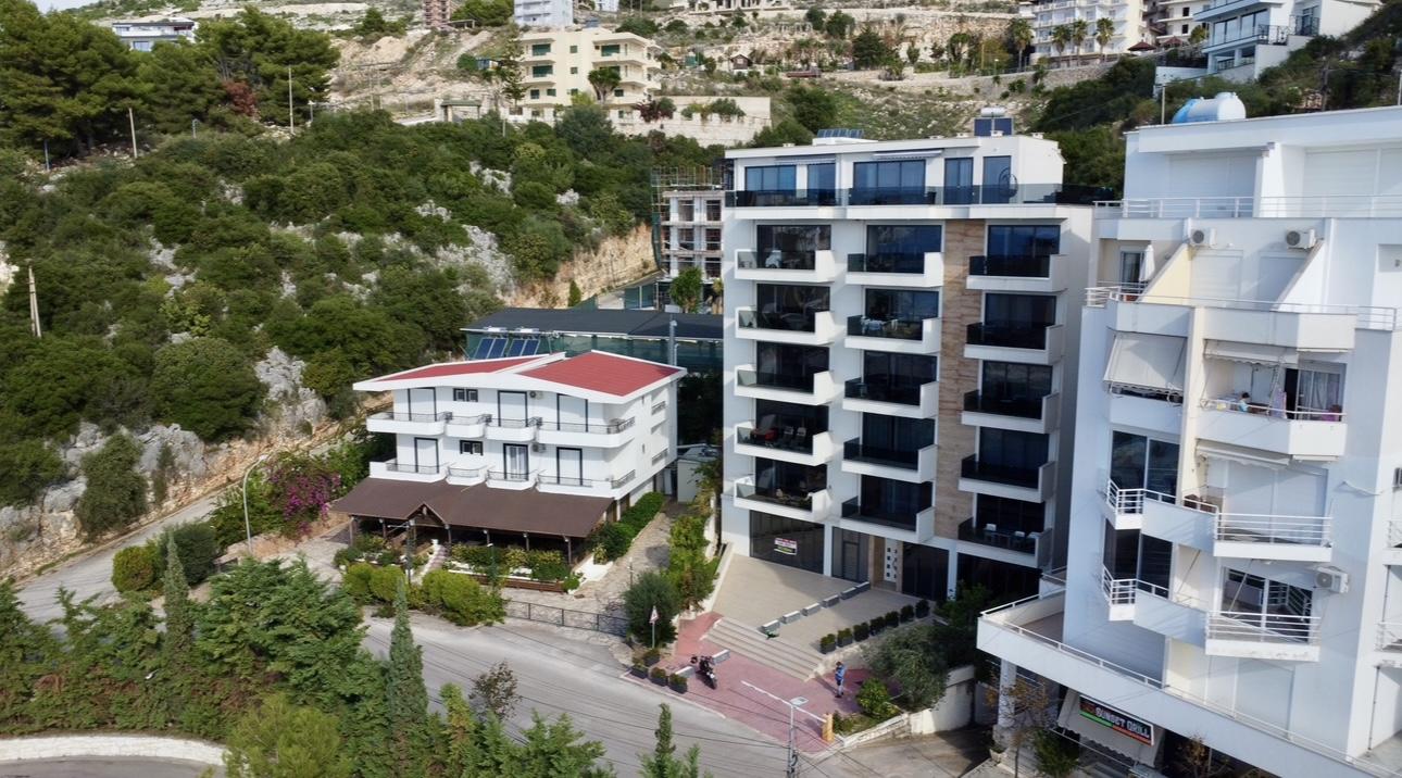 Perfect Commercial Shop for Sale in Saranda – 234m², Terrace, 5 PARKING SPOTS, 100m from Beach, Main Road Location