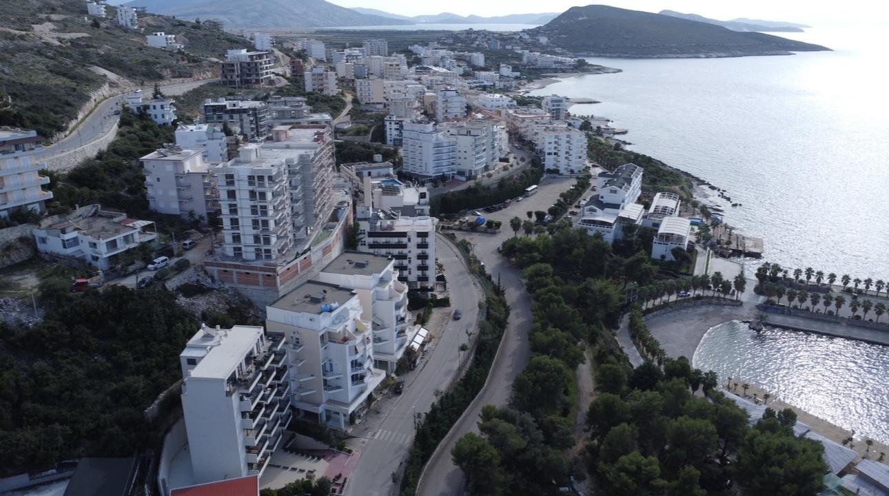 Perfect Commercial Shop for Sale in Saranda – 234m², Terrace, 5 PARKING SPOTS, 100m from Beach, Main Road Location