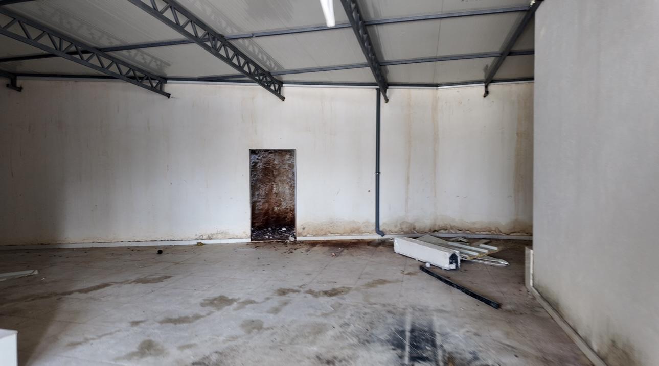 Perfect Commercial Shop for Sale in Saranda – 234m², Terrace, 5 PARKING SPOTS, 100m from Beach, Main Road Location