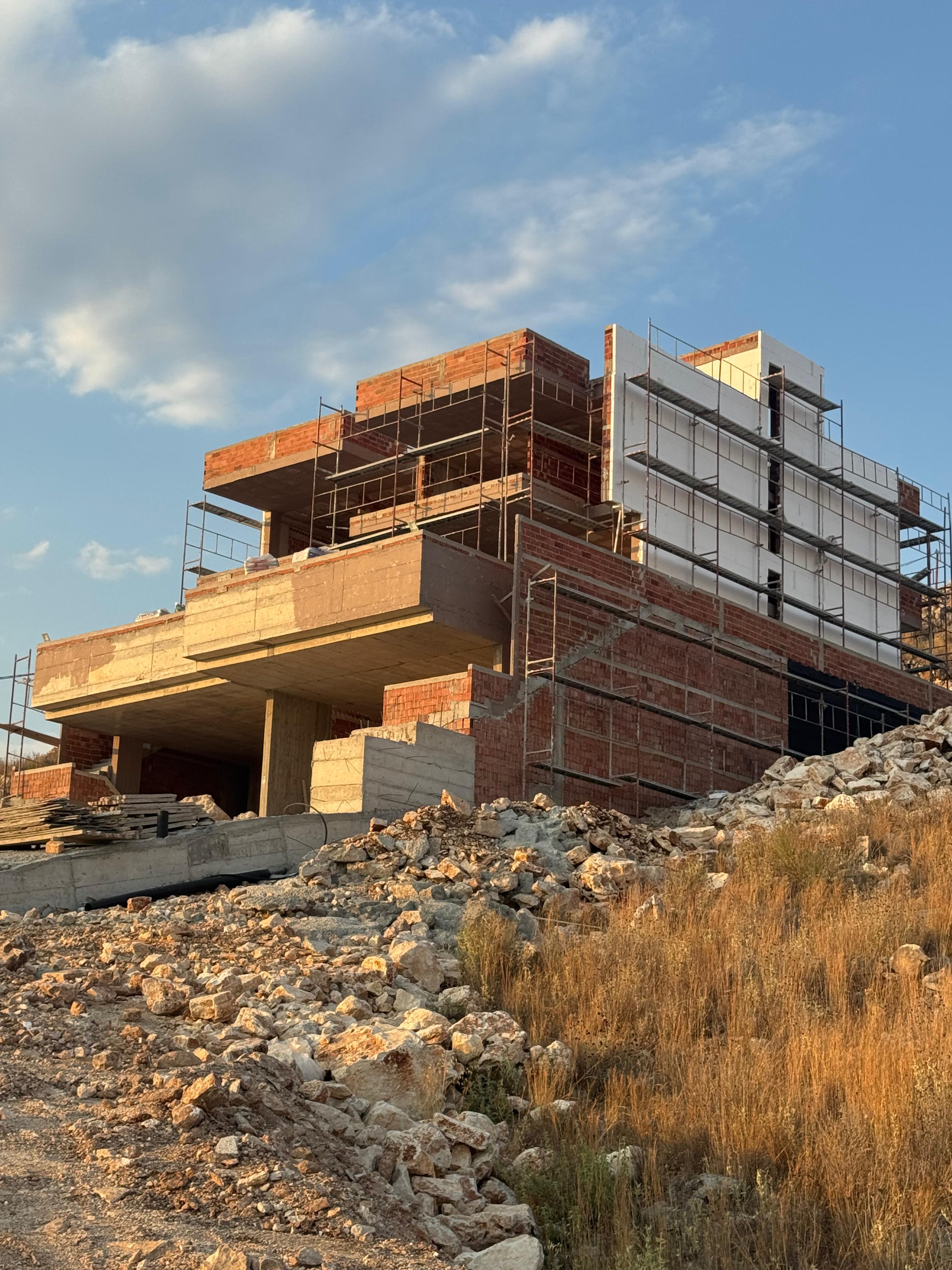 Luxury Villa in Saranda, Albania with Panoramic Sea Views – Ideal Investment Opportunity!