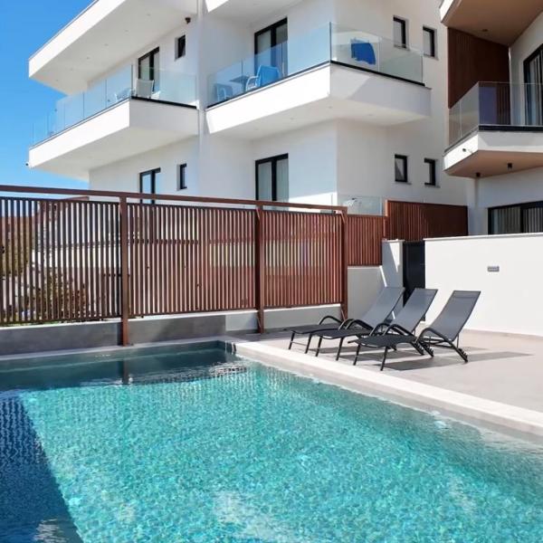 WHITE RESIDENCE by "Klajdi Construction"