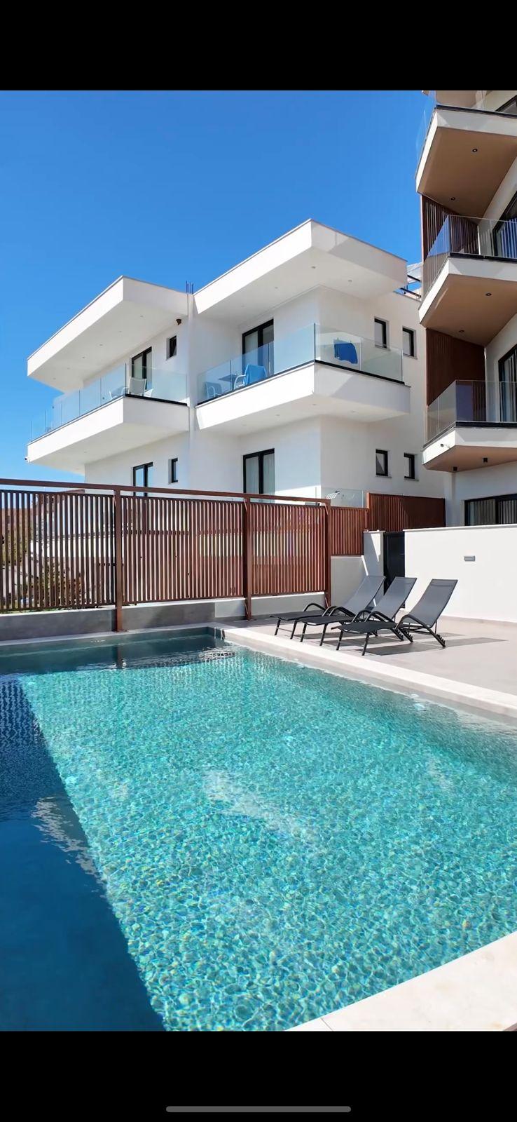 White Residence Hotel-Apartment Ksamil