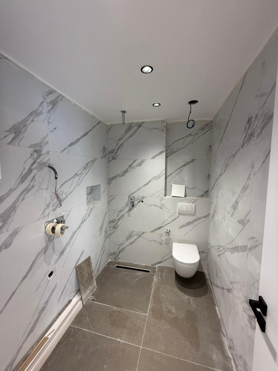 Two-Bedroom Apartment with Sea View for Sale – Idriz Alidhima Street, Saranda