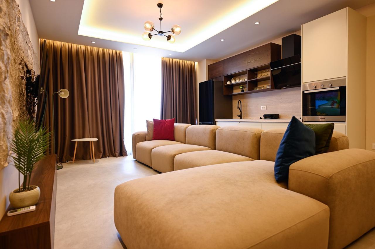 Spacious 3-Bedroom Apartment with Sea View in Saranda – Fully Renovated and Furnished