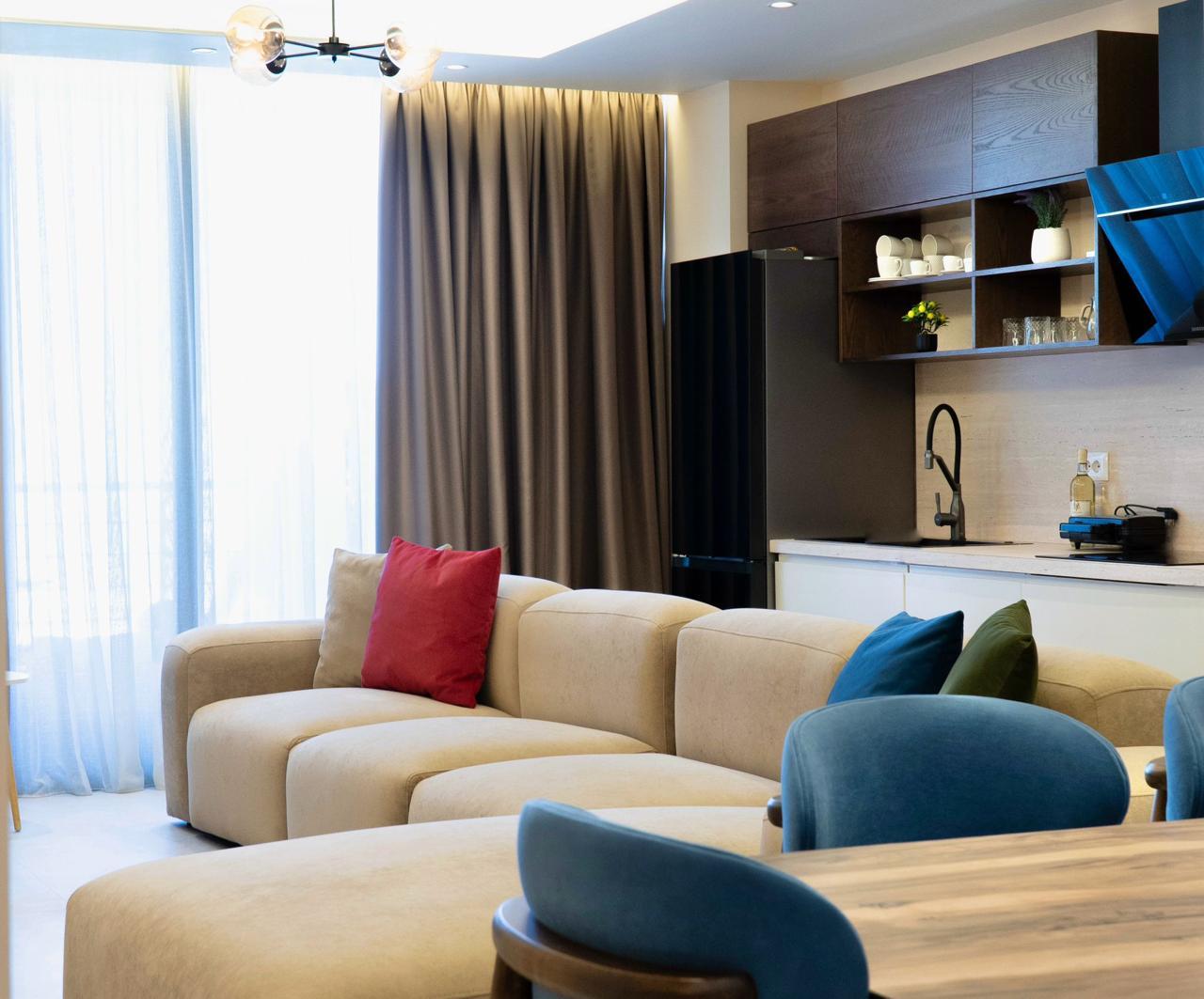 Spacious 3-Bedroom Apartment with Sea View in Saranda – Fully Renovated and Furnished