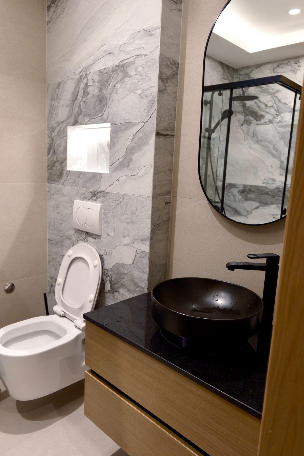 Seaview 1-Bedroom Apartment for Sale in Saranda – Skënderbeu Street, Fully Furnished