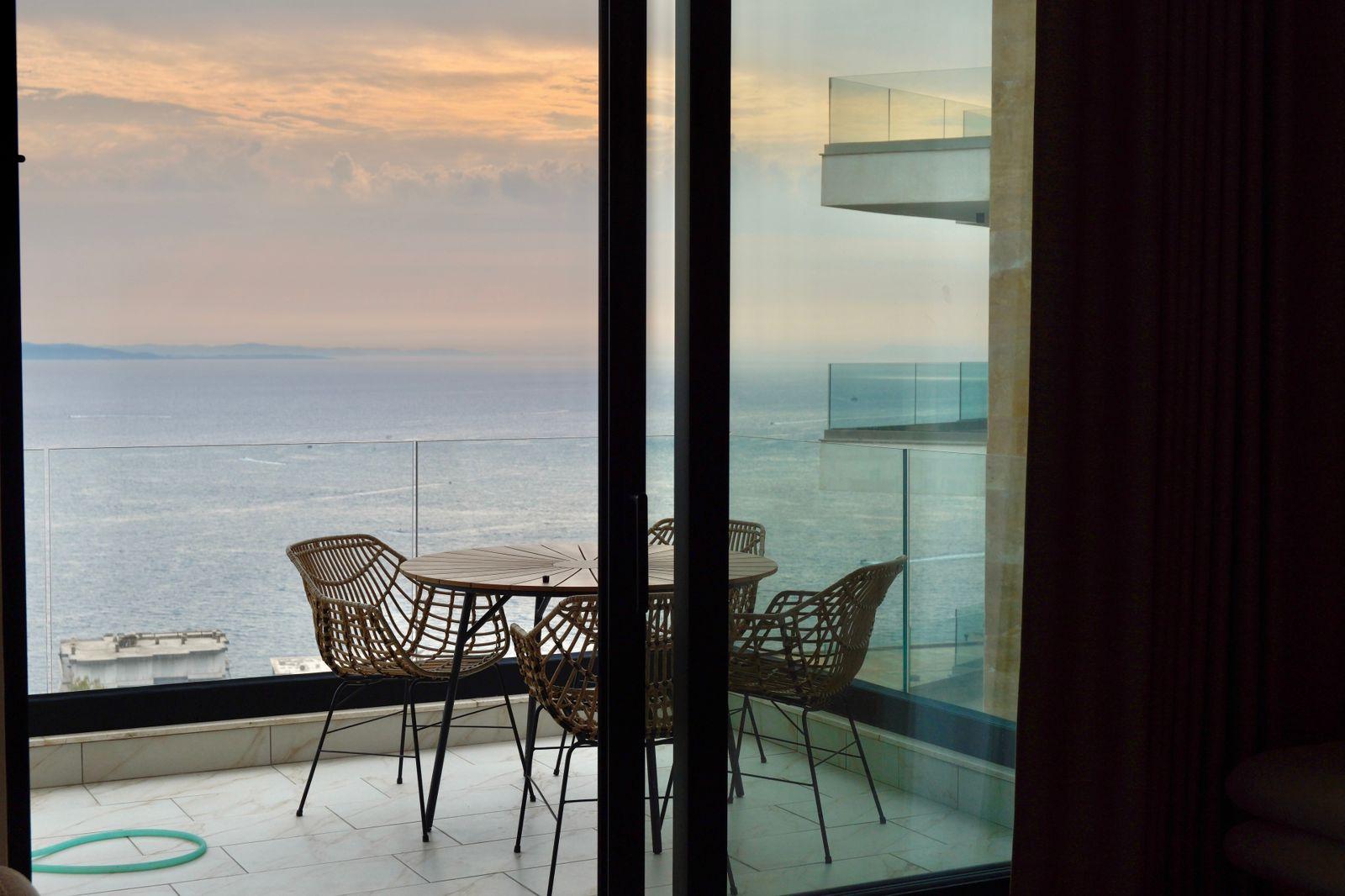 Seaview 1-Bedroom Apartment for Sale in Saranda – Skënderbeu Street, Fully Furnished
