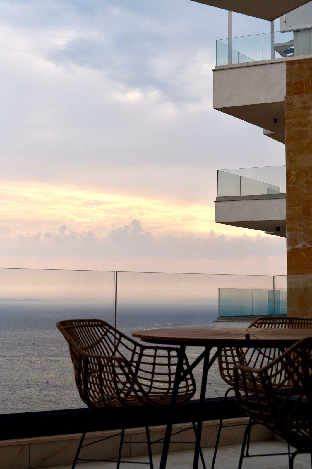 Seaview 1-Bedroom Apartment for Sale in Saranda – Skënderbeu Street, Fully Furnished
