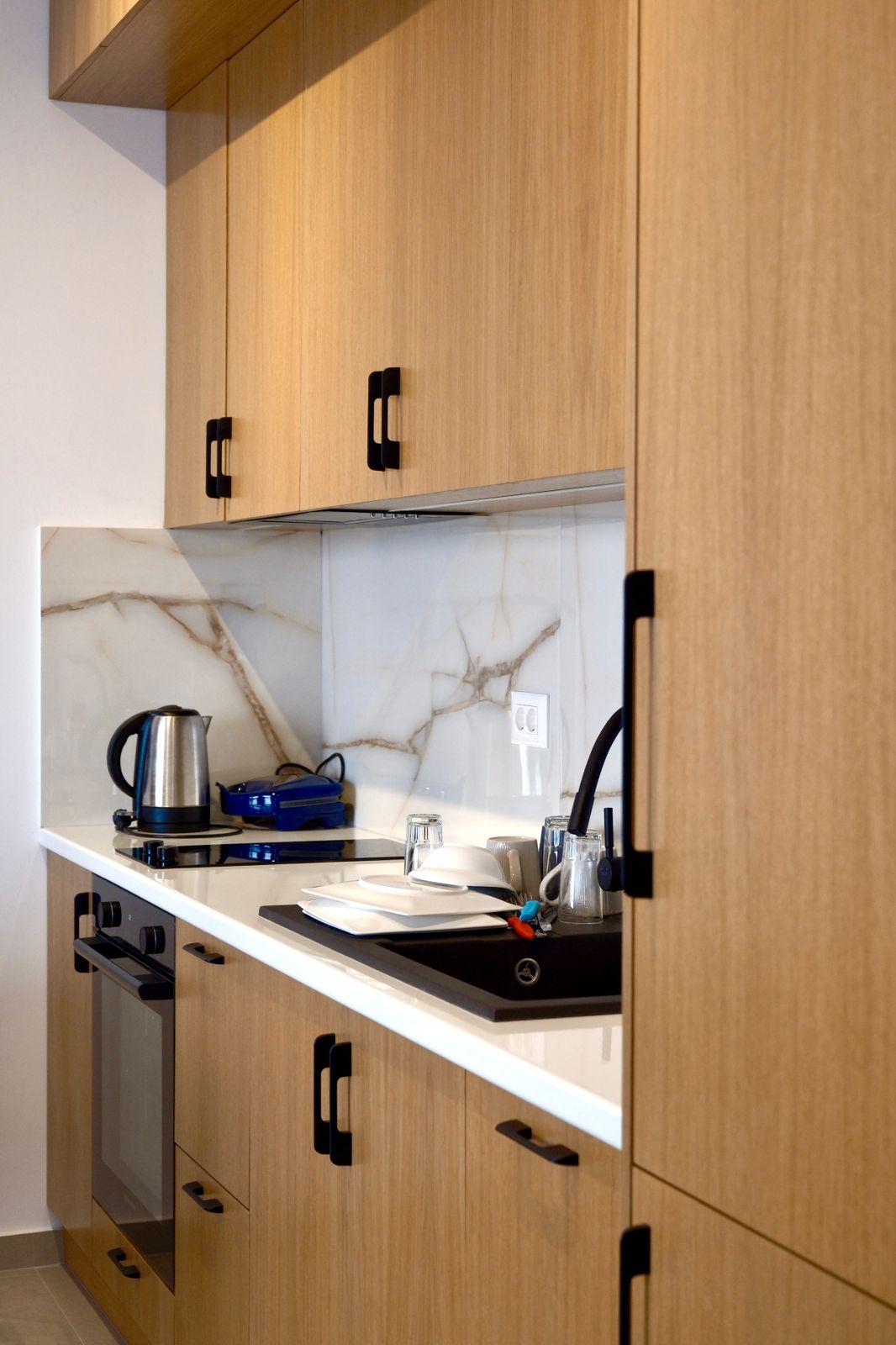 Seaview 1-Bedroom Apartment for Sale in Saranda – Skënderbeu Street, Fully Furnished