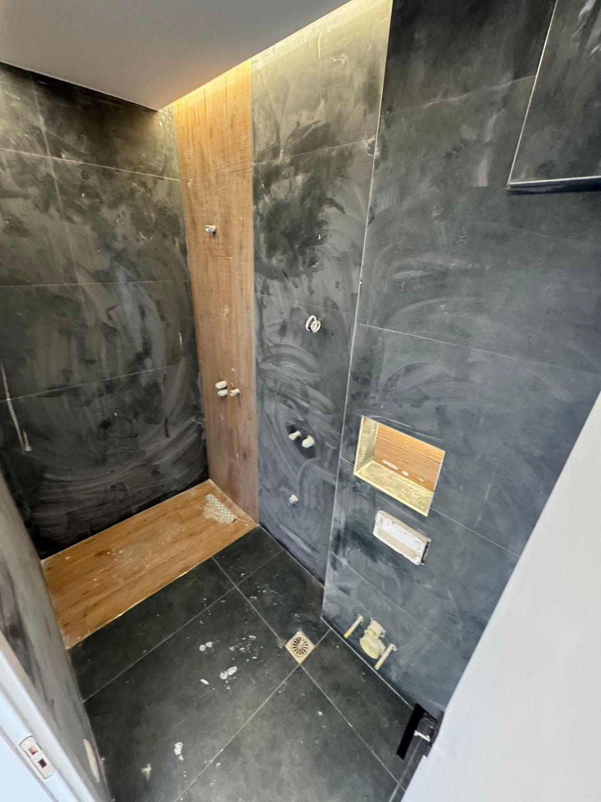 Seaview Apartment for Sale in Saranda – Panorama Street, Just Steps from the Sea