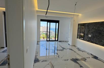 Seaview Apartment for Sale in Saranda – Panorama Street, Just Steps from the Sea