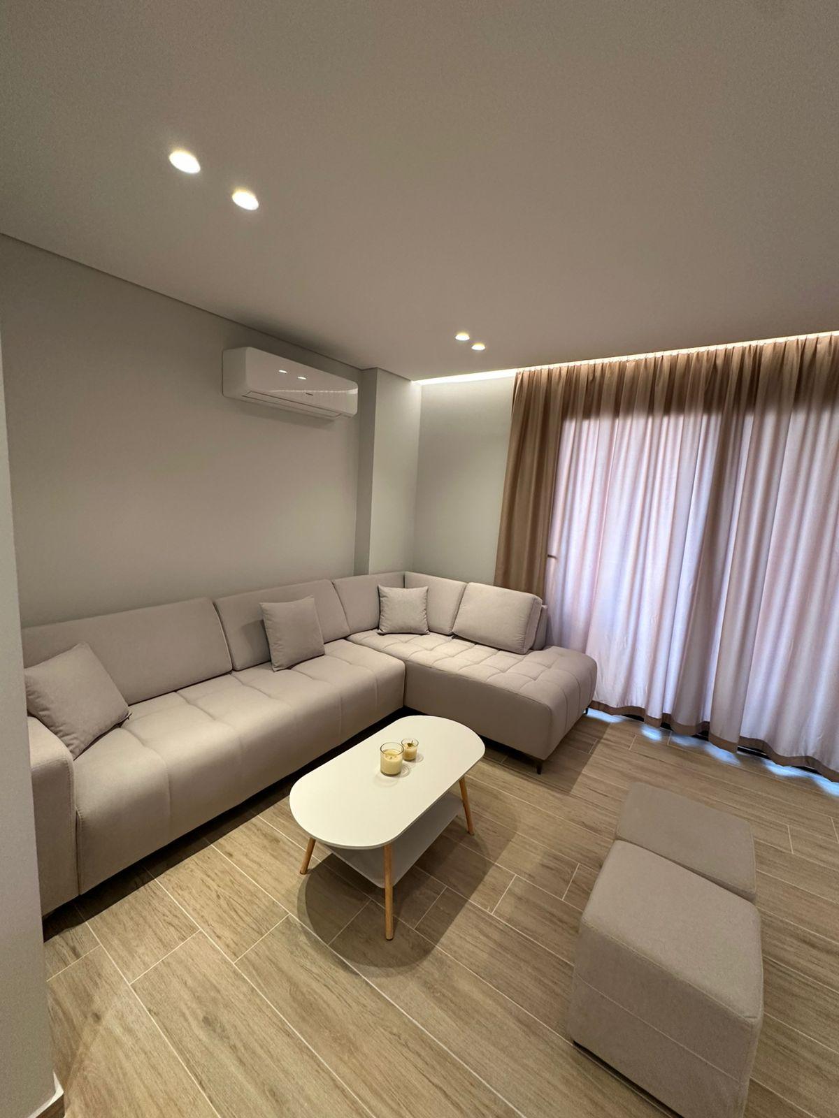 Modern 2+1 Apartment for Monthly Rent in Saranda – Fully Furnished