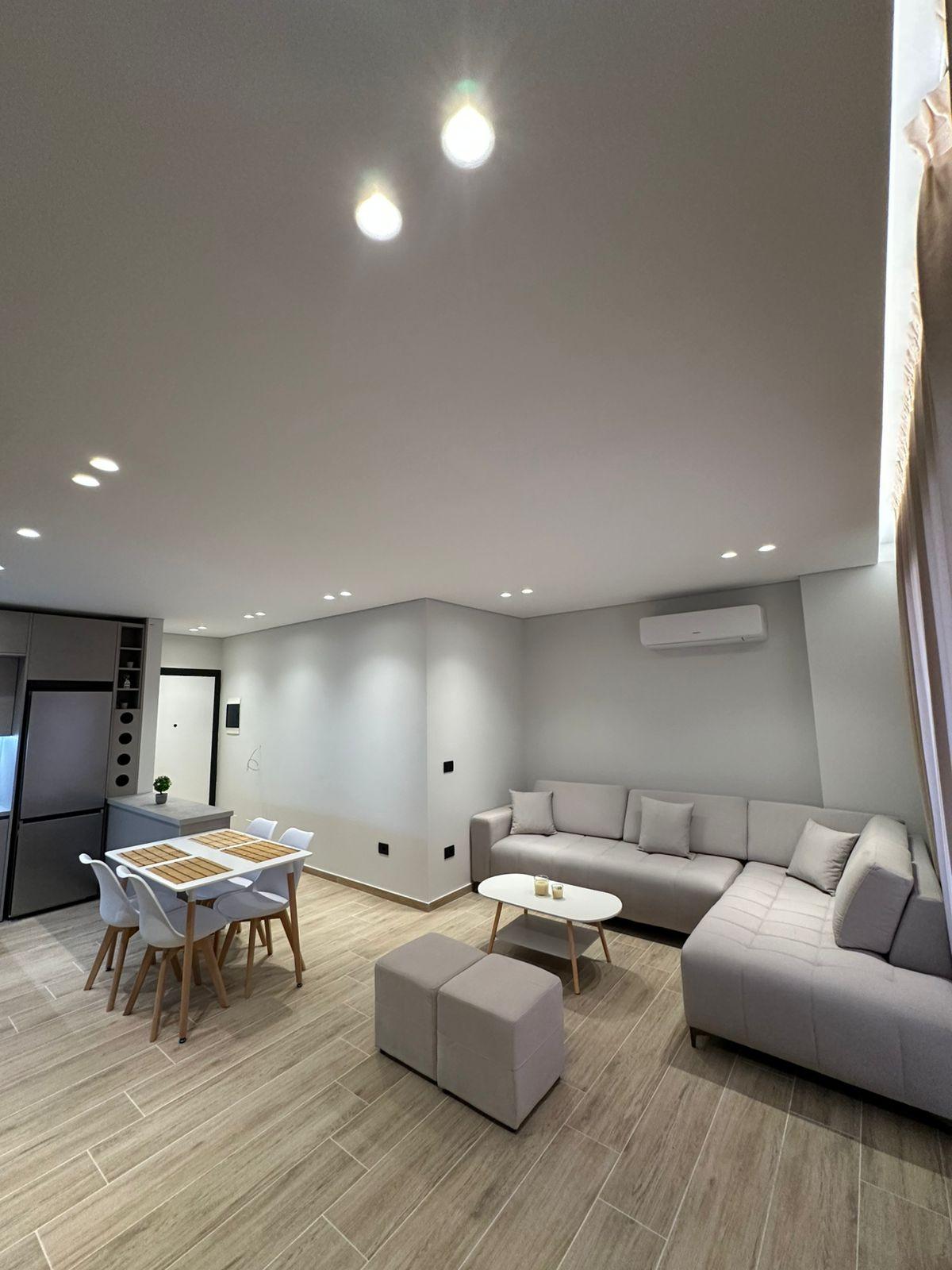 Modern 2+1 Apartment for Monthly Rent in Saranda – Fully Furnished