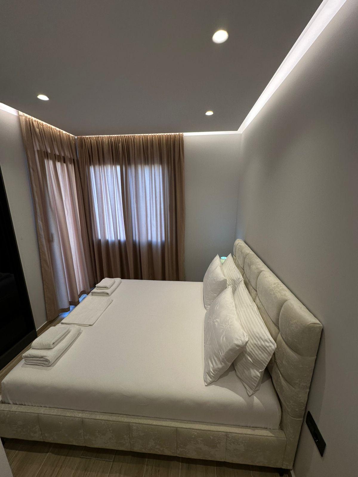 Modern 2+1 Apartment for Monthly Rent in Saranda – Fully Furnished