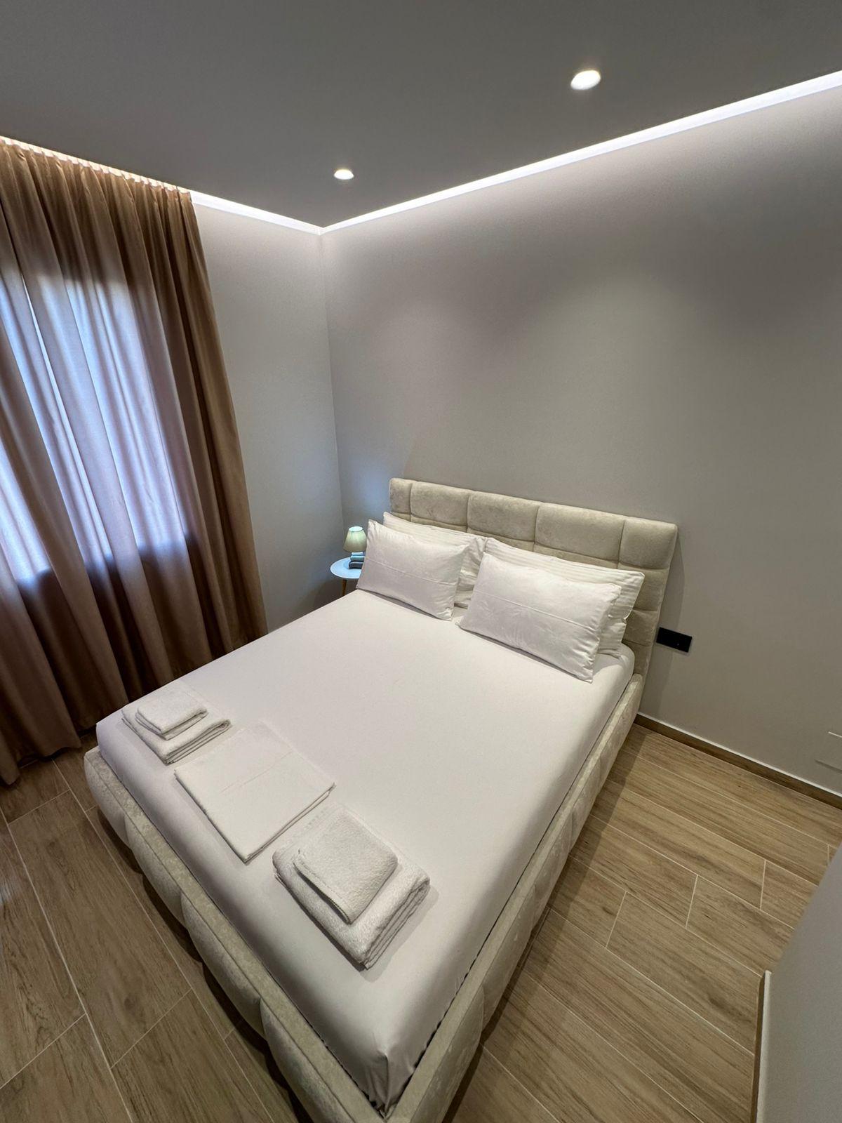 Modern 2+1 Apartment for Monthly Rent in Saranda – Fully Furnished