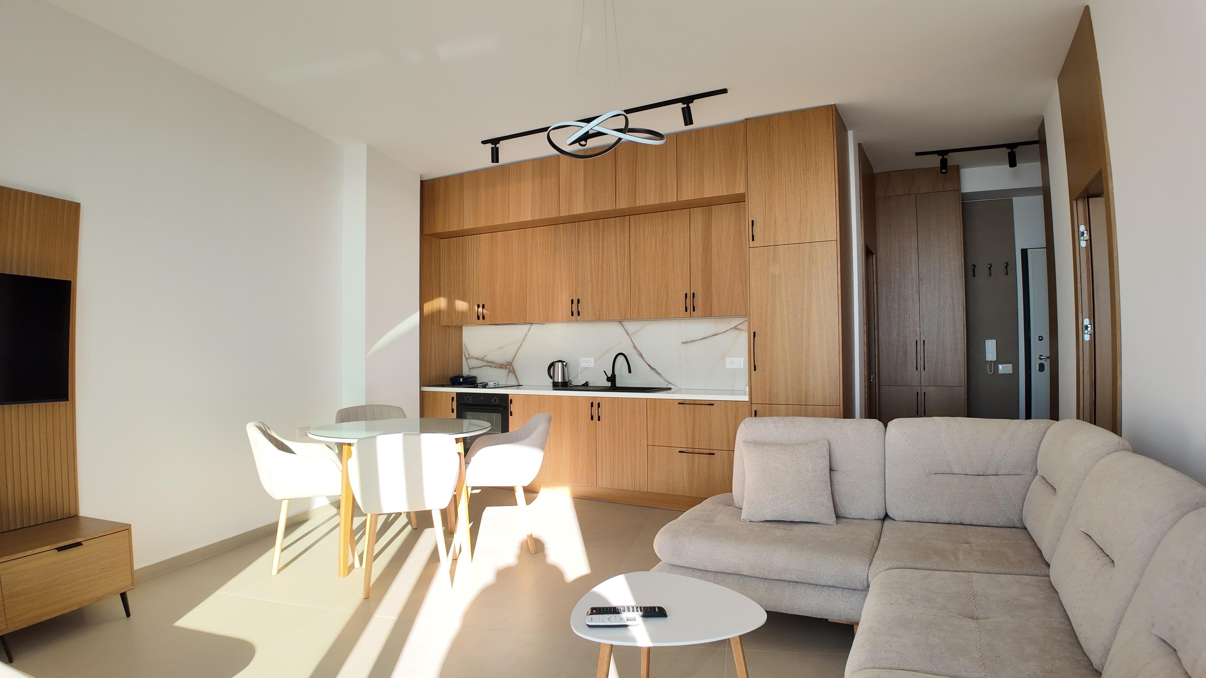 Seaview 1-Bedroom Apartment for Sale in Saranda – Skënderbeu Street, Fully Furnished