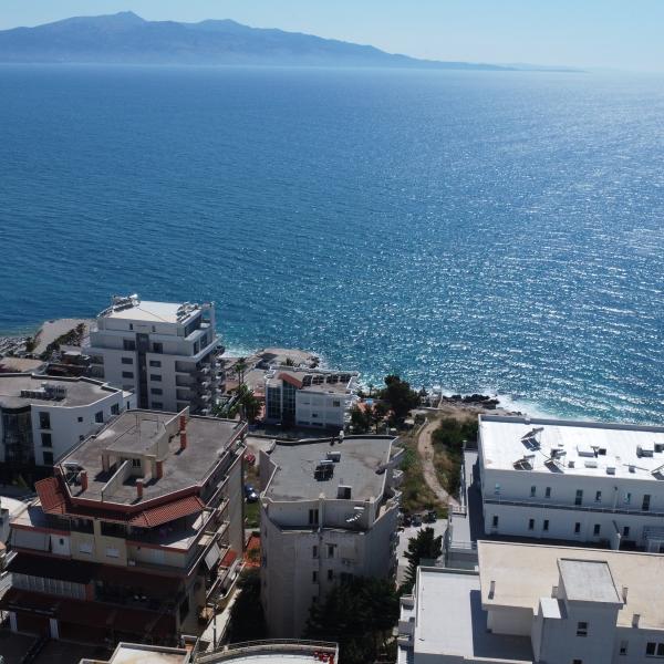 1-Rom Sjøutsiktsleilighet til Salgs i Saranda – Butrinti-gaten, Kun 60m fra Sjøen