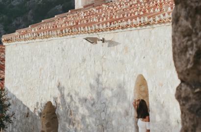 Bread, Salt, and Heart” – How Albanian Hospitality Creates a Unique Experience for Property Buyers