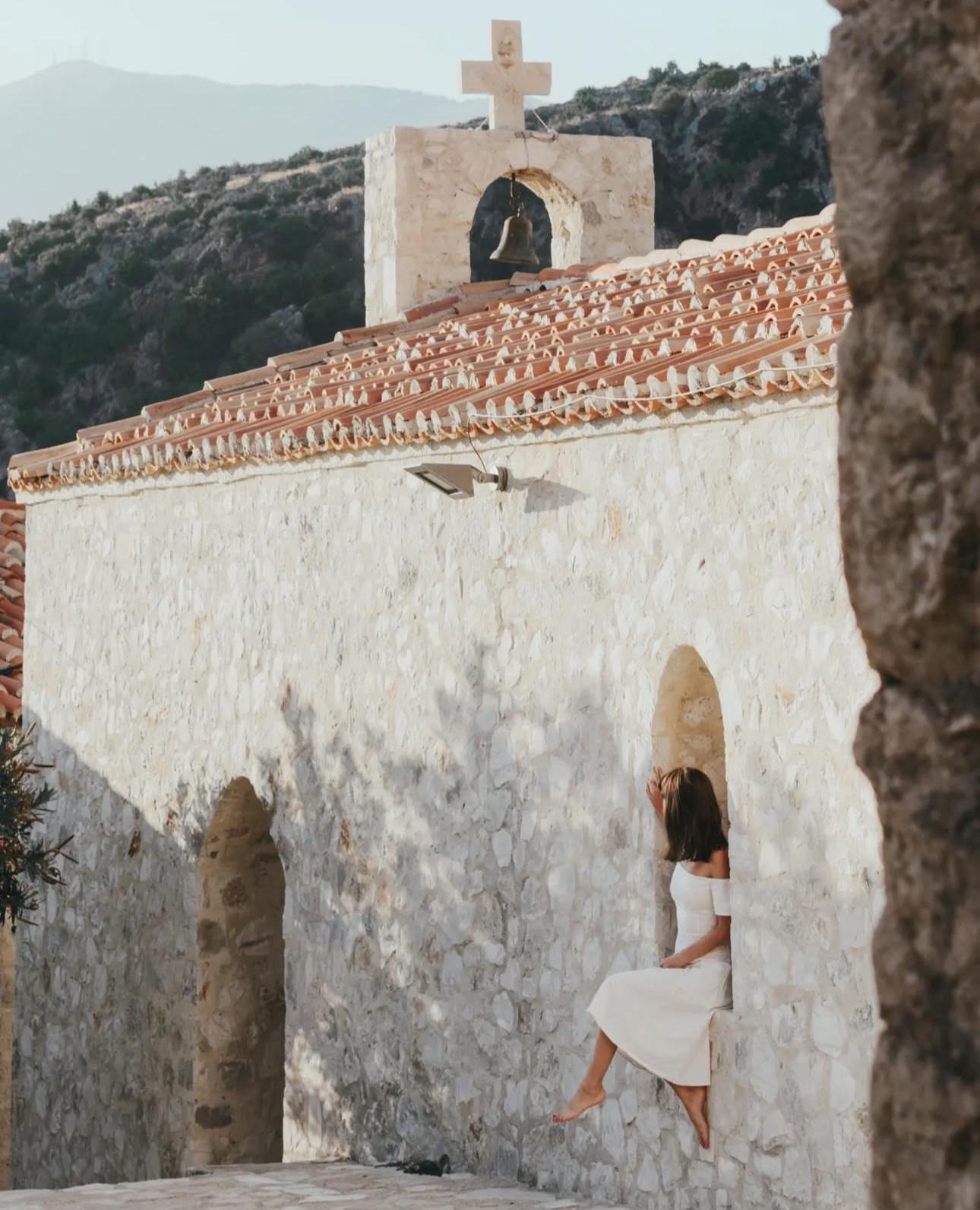 Bread, Salt, and Heart” – How Albanian Hospitality Creates a Unique Experience for Property Buyers