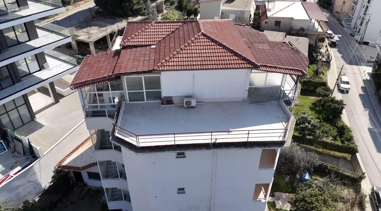 Attico con Vista Mare in Vendita a Saranda – Proprietà al 5° Piano Vicino al Mare