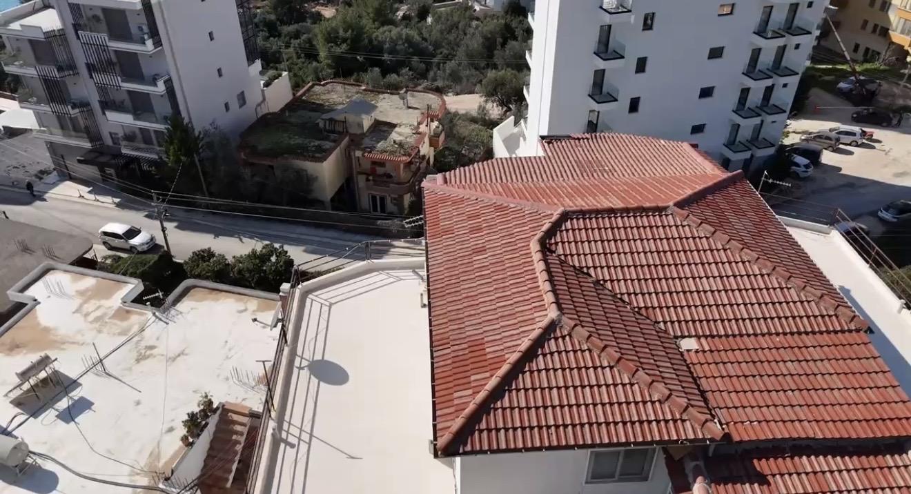 Attico con Vista Mare in Vendita a Saranda – Proprietà al 5° Piano Vicino al Mare