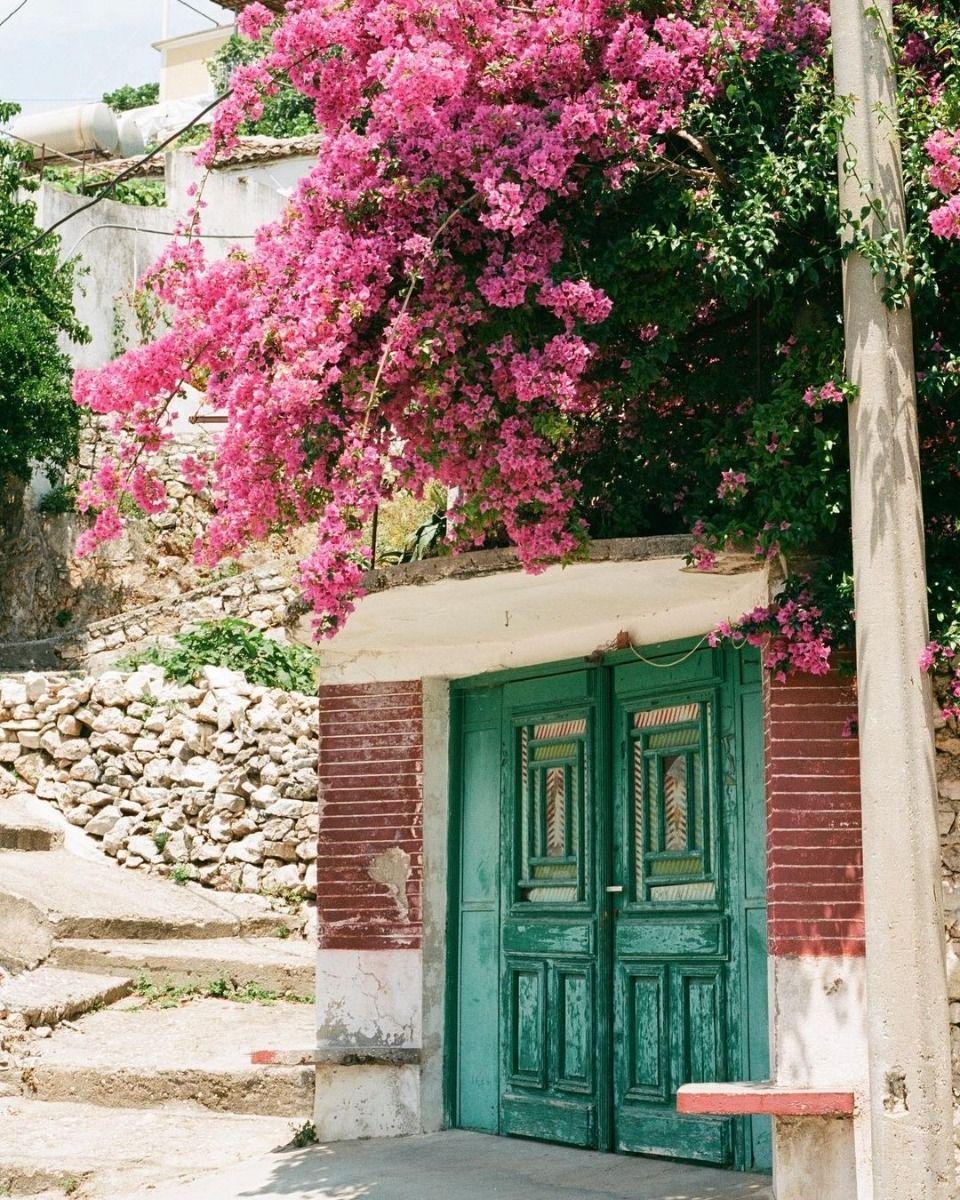 The Roads That Lead Nowhere – But Take You to the Most Beautiful Places in Saranda