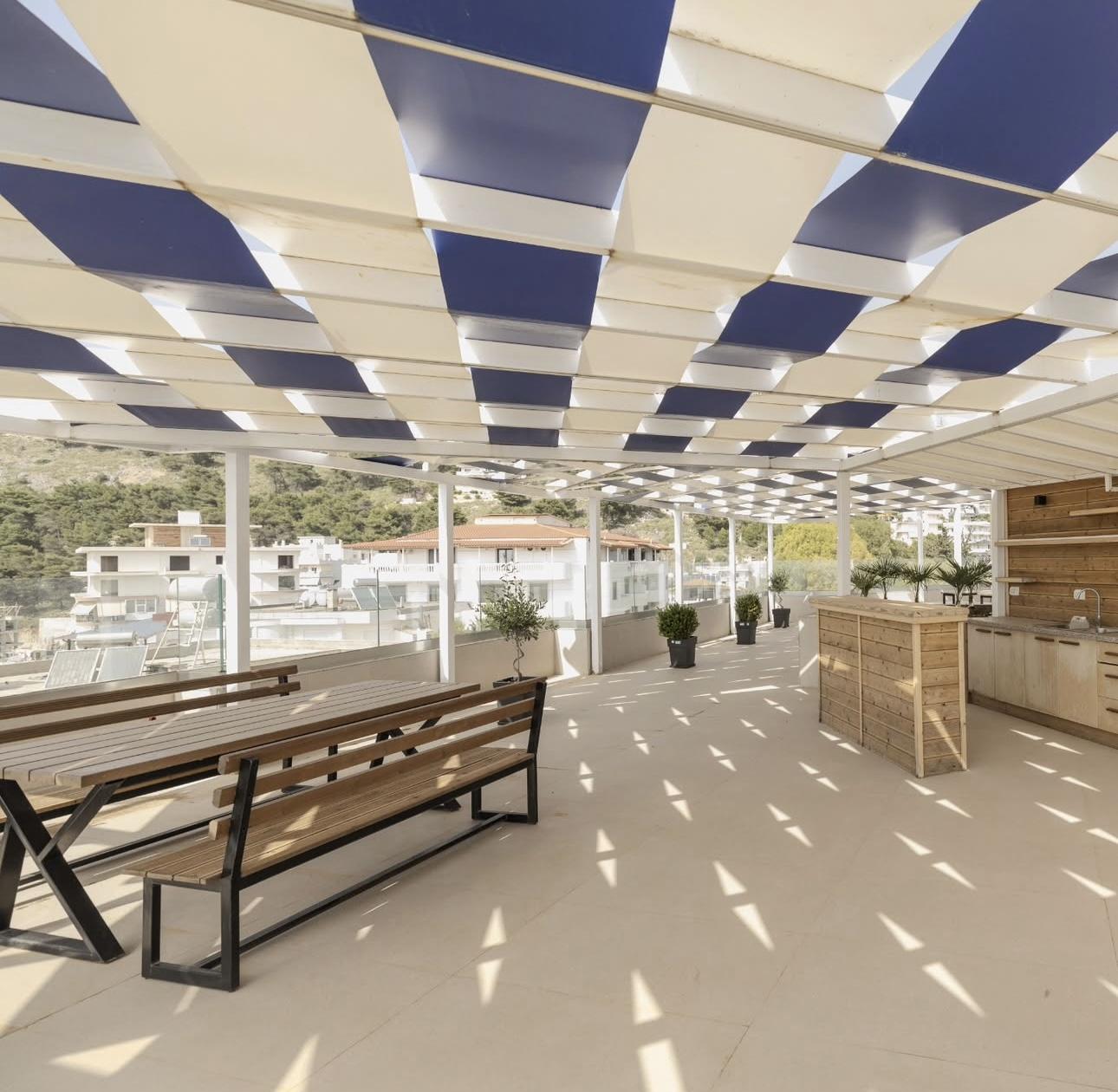 Luxuriöses Penthouse mit spektakulärem Blick in Saranda – Zum Verkauf.