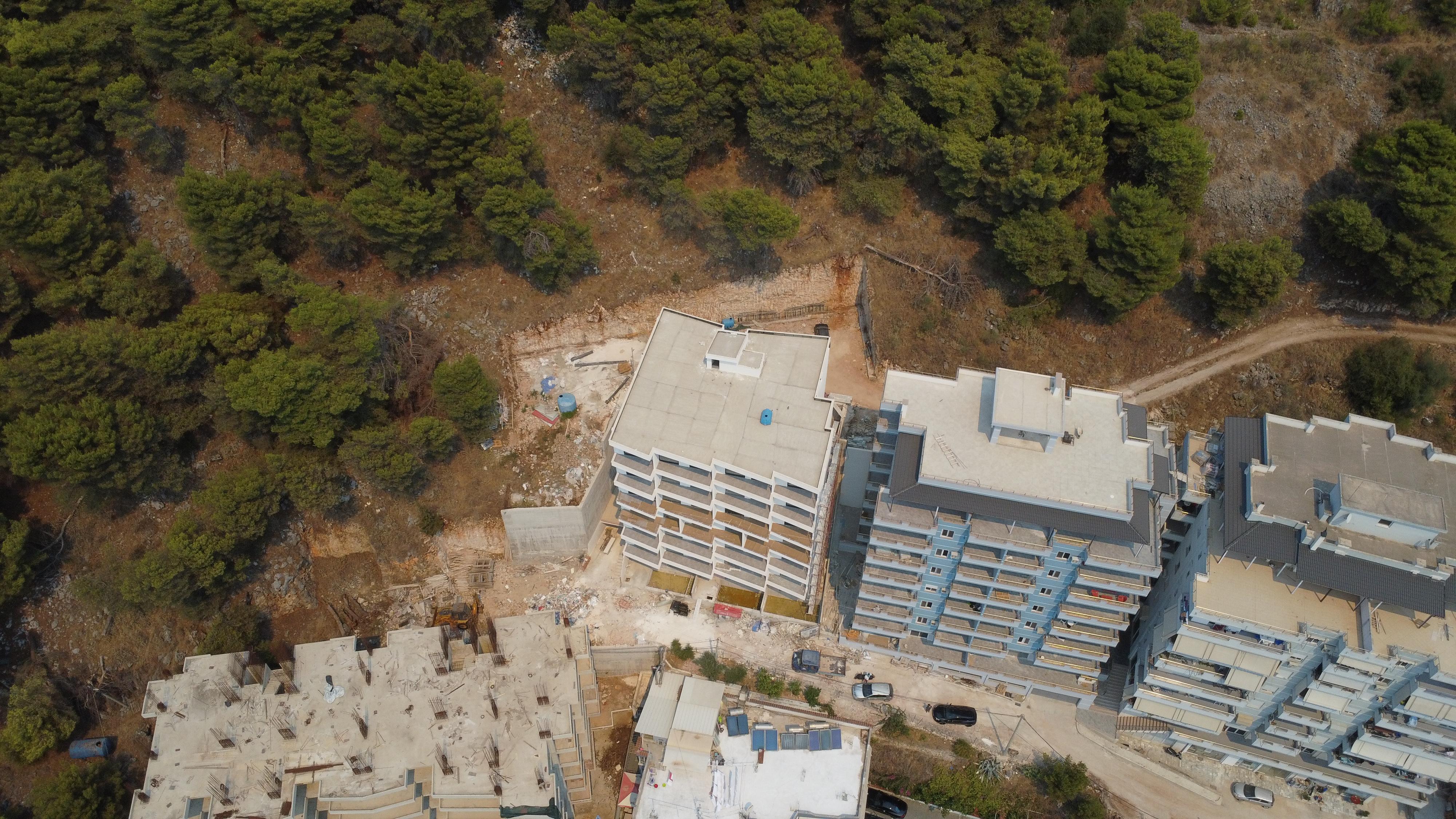 1-комнатная квартира с частным бассейном на продажу в Саранде | Престижное расположение