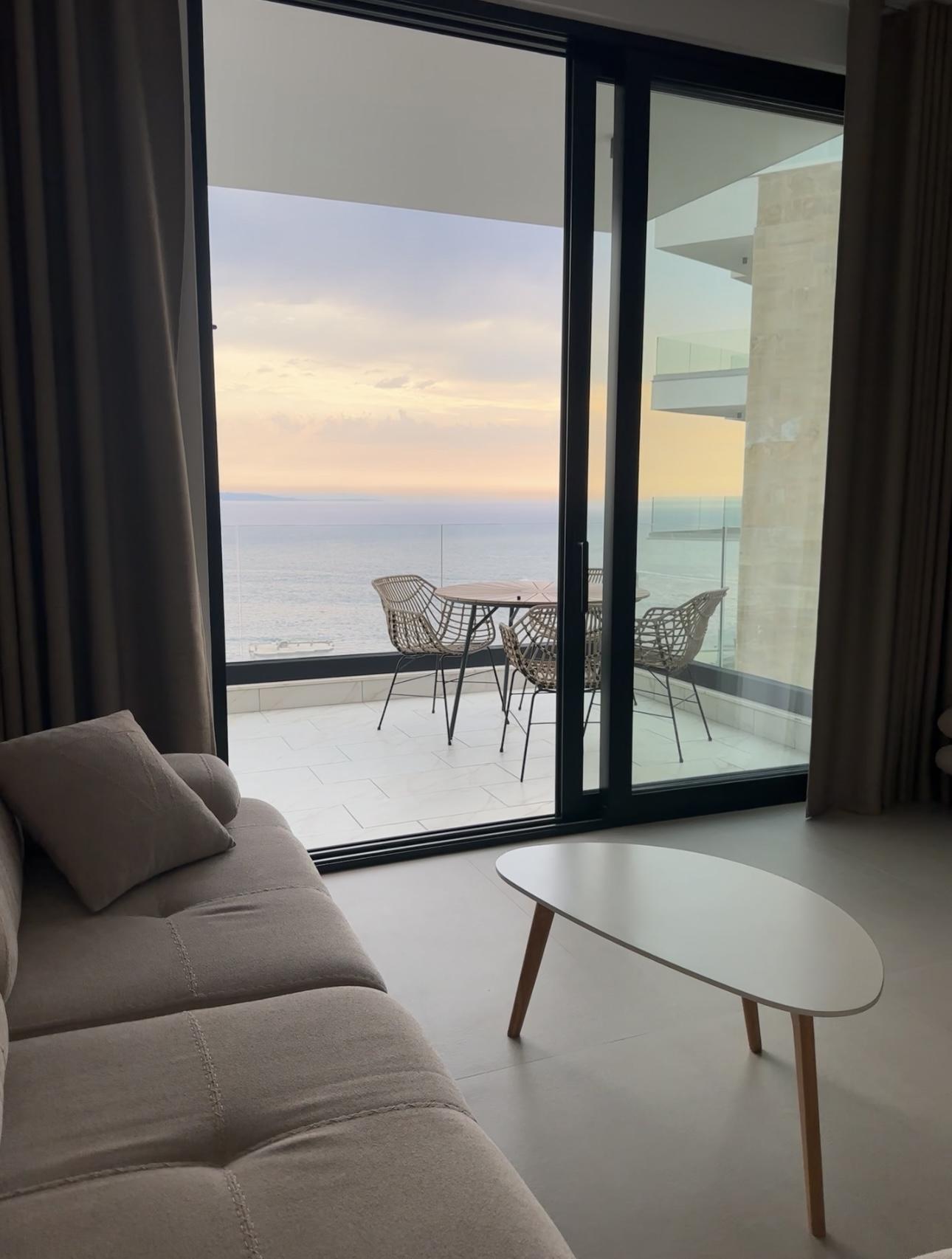 Seaview 1-Bedroom Apartment for Sale in Saranda – Skënderbeu Street, Fully Furnished