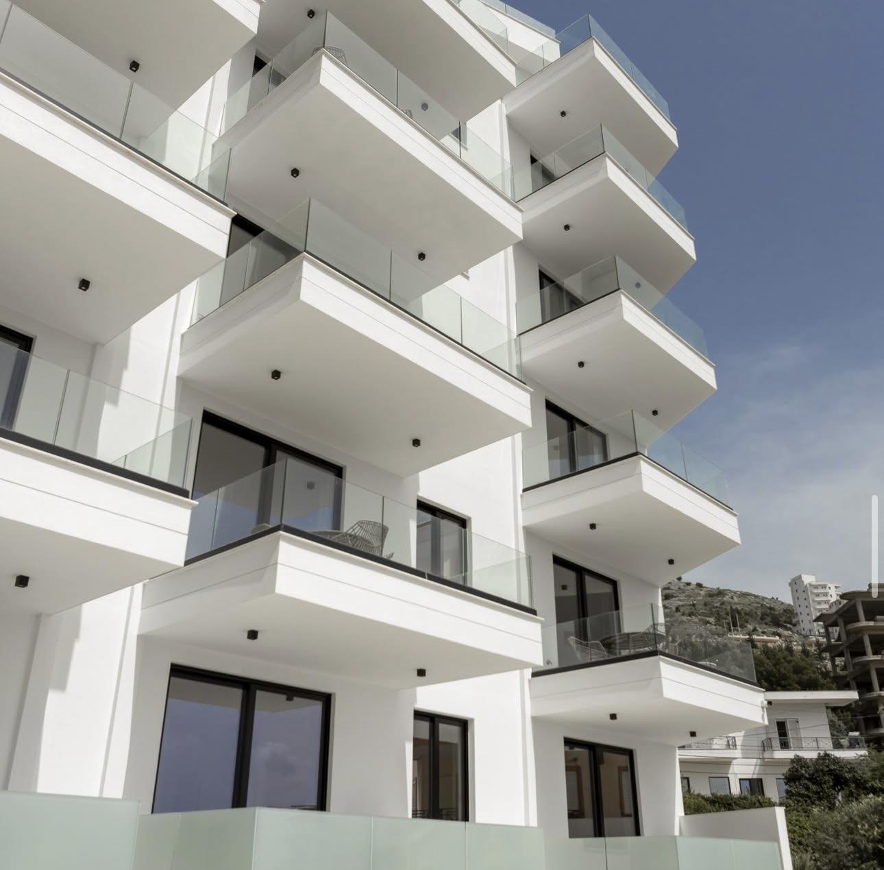 Seaview 1-Bedroom Apartment for Sale in Saranda – Skënderbeu Street, Fully Furnished