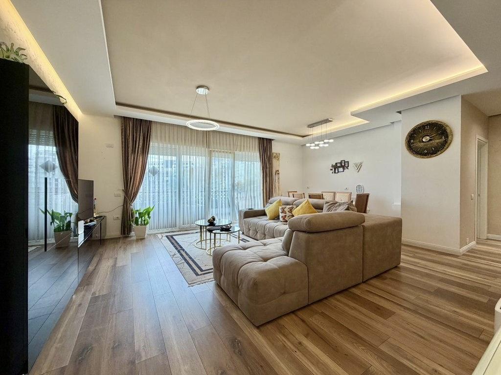 Premium 2-Bedroom Apartment for Sale in Liqeni i Thatë, Tirana – 167 m² with Lake View, Veranda & Parking