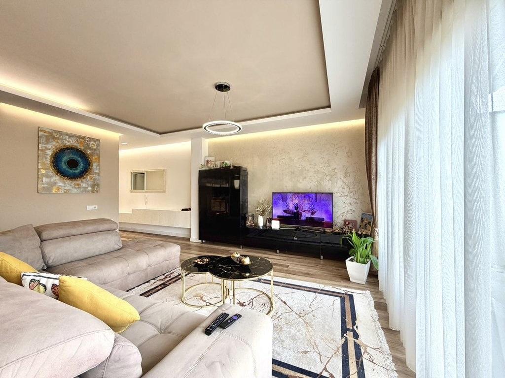 Premium 2-Bedroom Apartment for Sale in Liqeni i Thatë, Tirana – 167 m² with Lake View, Veranda & Parking