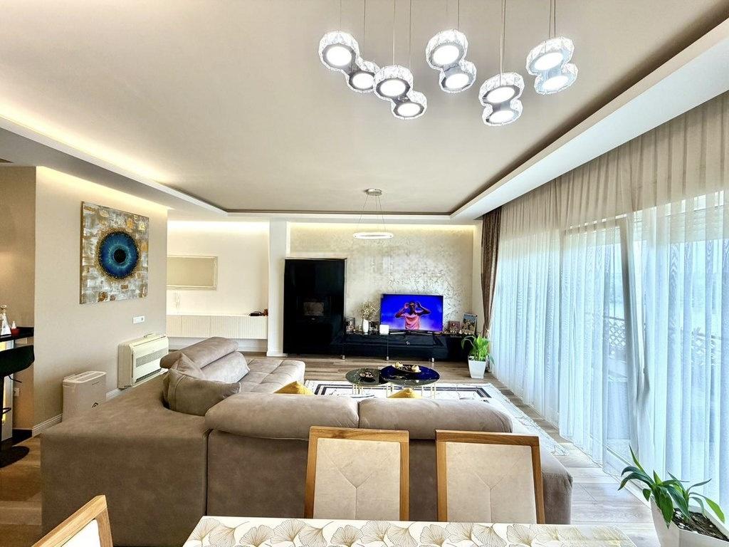 Premium 2-Bedroom Apartment for Sale in Liqeni i Thatë, Tirana – 167 m² with Lake View, Veranda & Parking